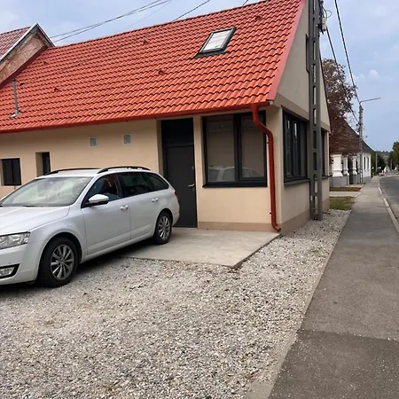 公寓 Leda Vendeghaz